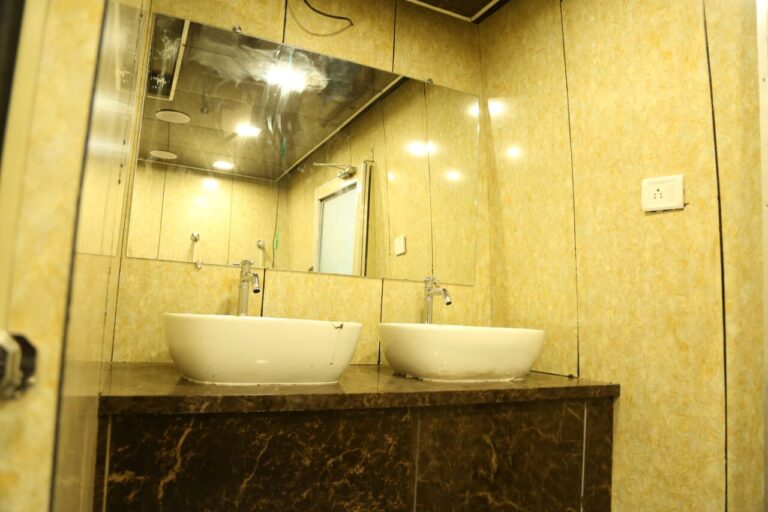 A/C Mobile Toilet Van Modification