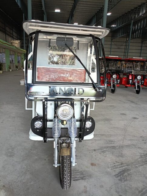 Latest e-rickshaw models 2026